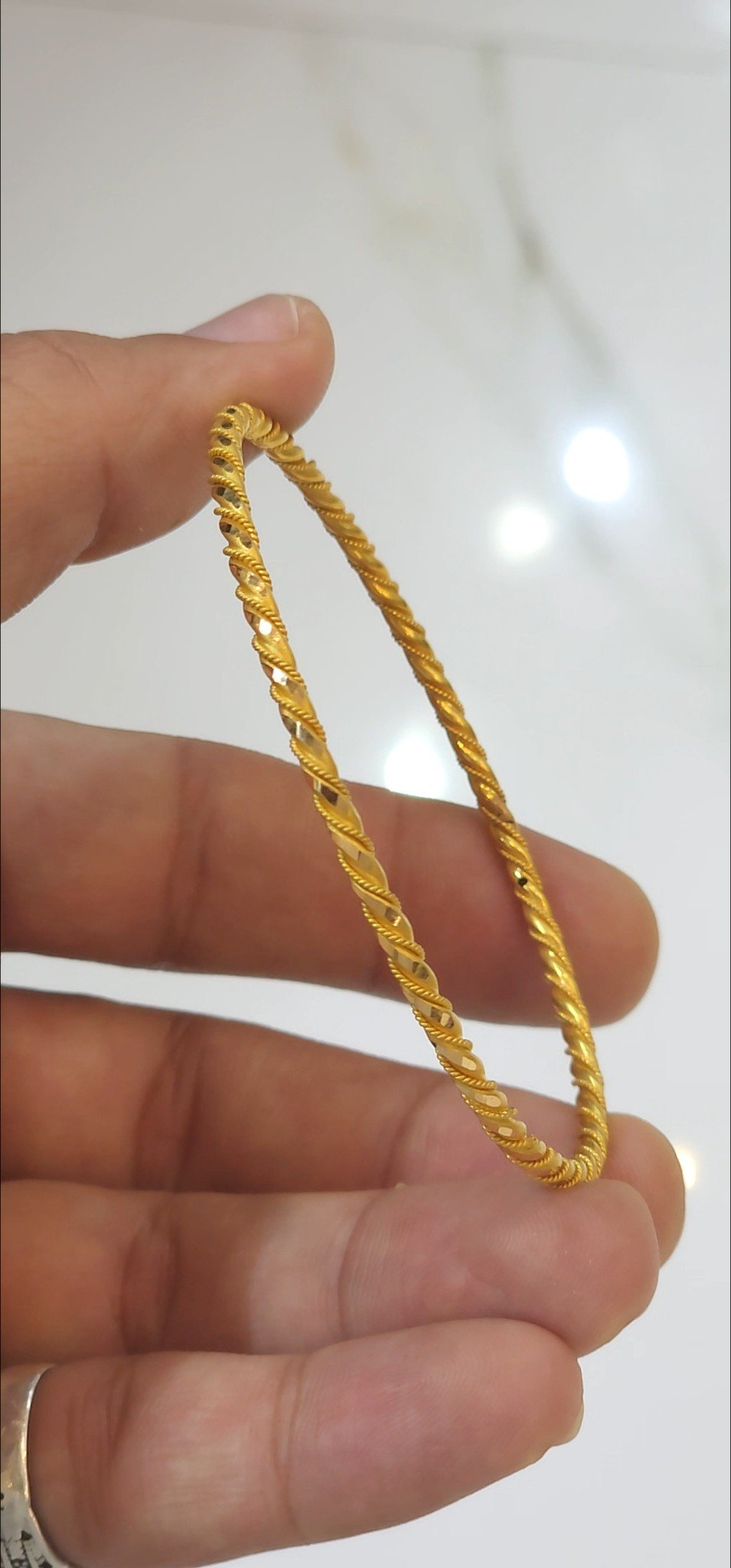 غويشة مبرومه ذهب صافي عيار 21