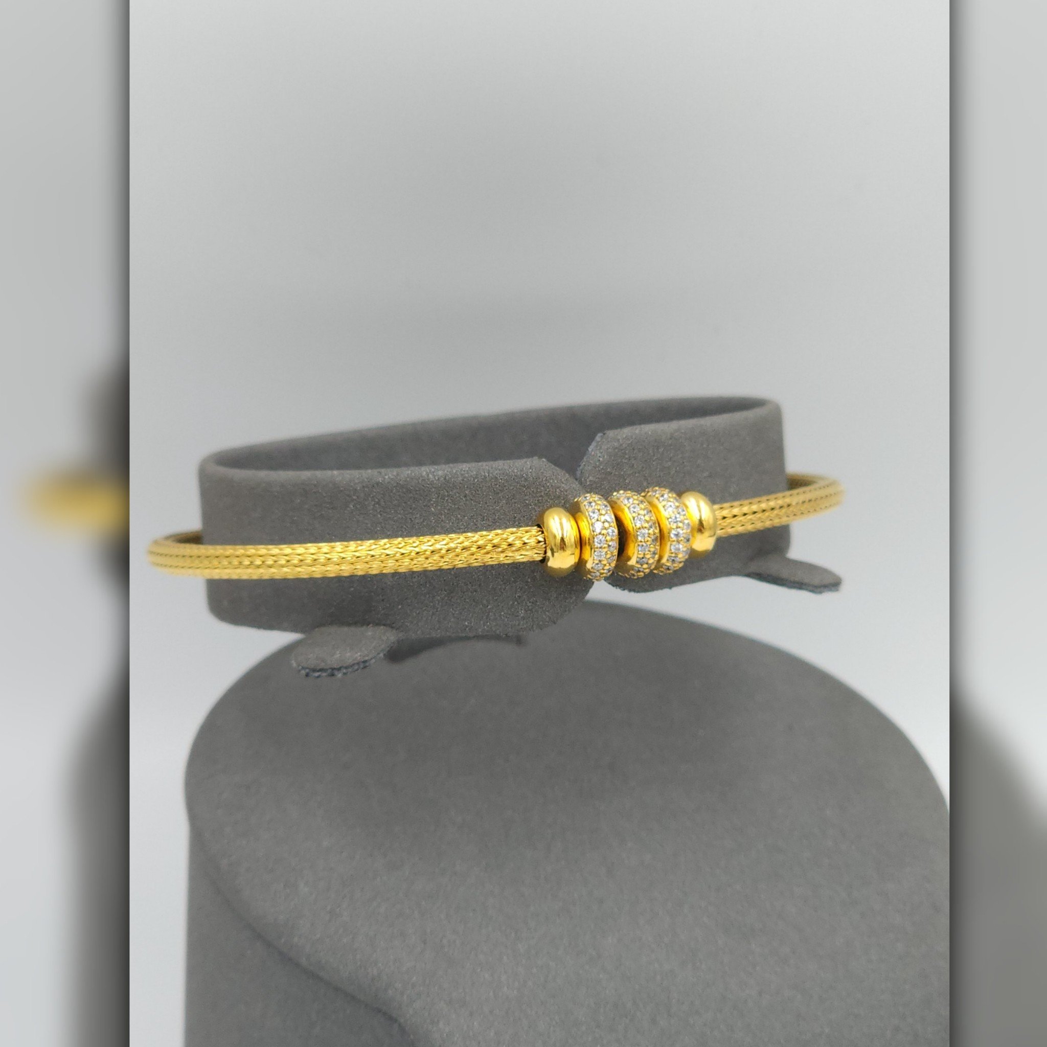 اسواره ايطالي بتصميم خيالي مرنه بالأستخدام