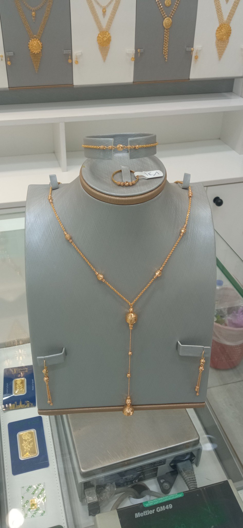 طقم ذهب عيار 21