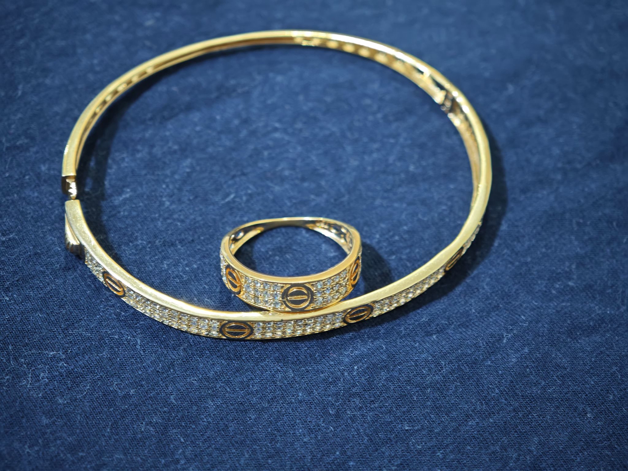 اسورة كارتييه مع الخاتم 18k