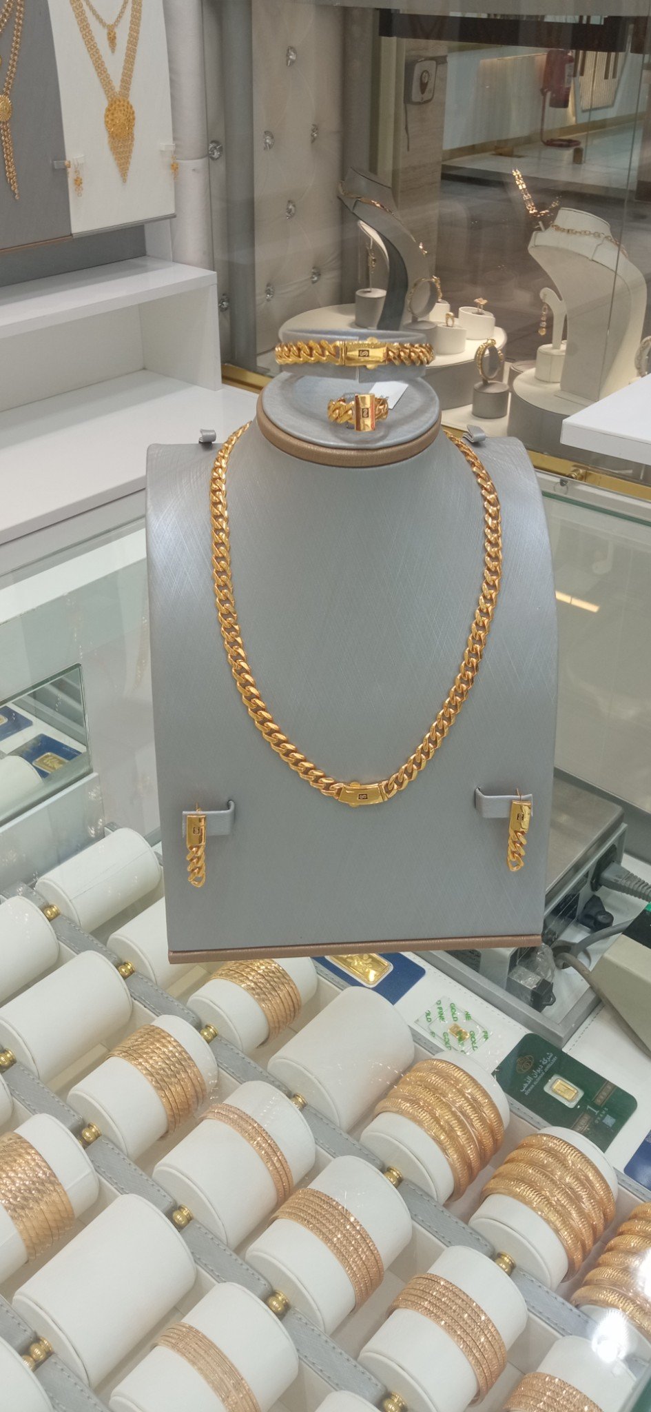طقم ذهب عيار 21