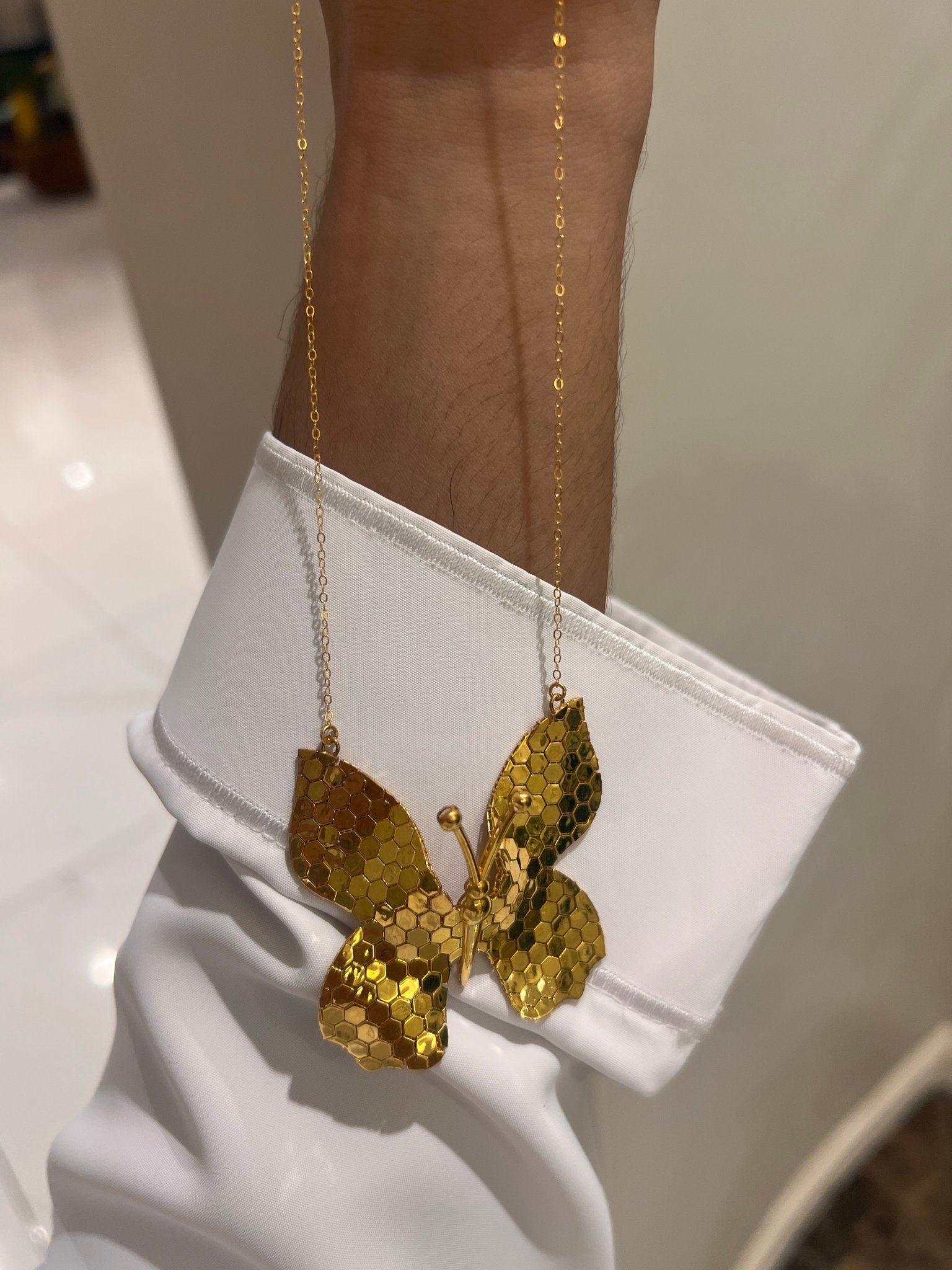 عقد الفراشة
