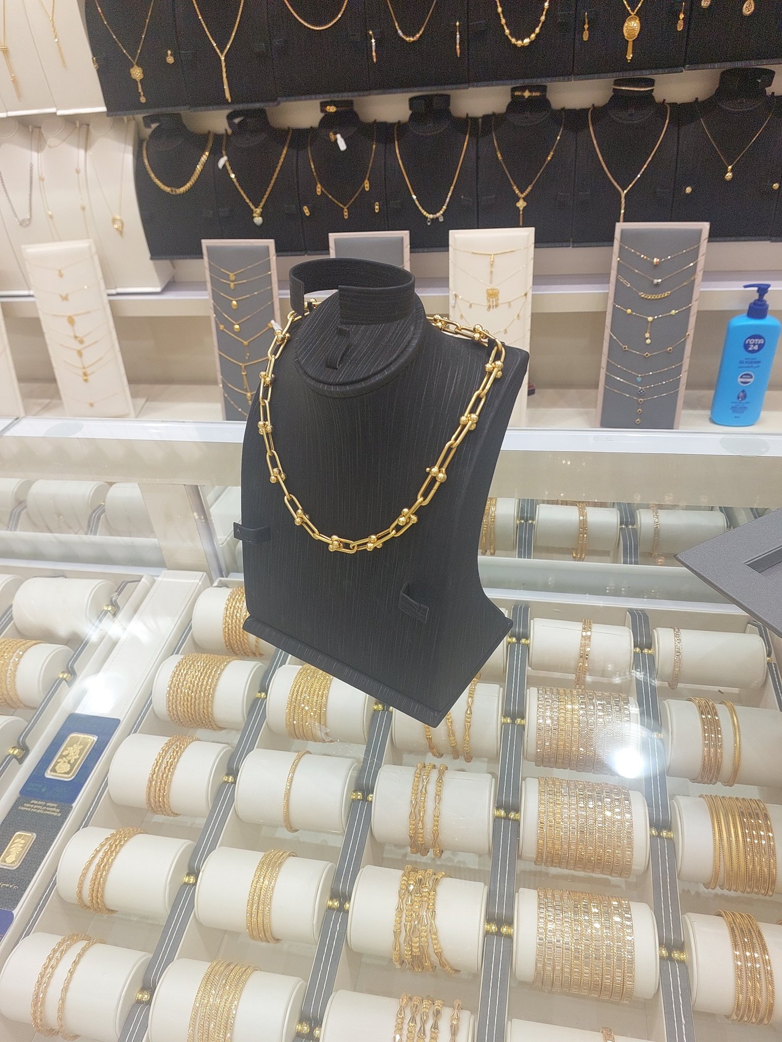 عقد تيفاني